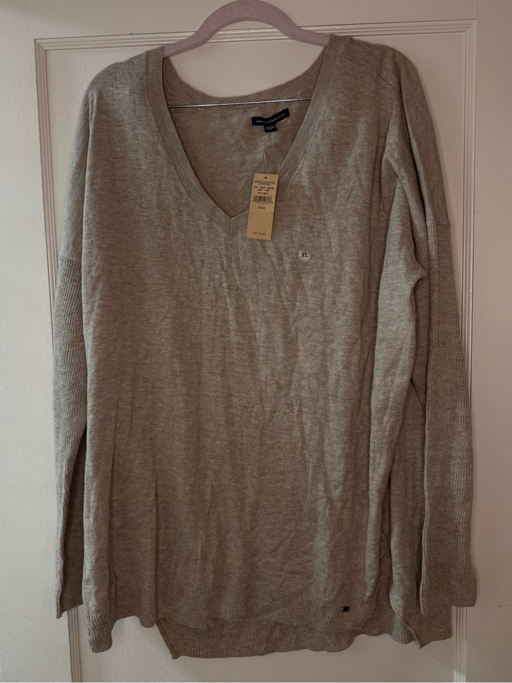 Men’s American Eagle V-Neck Sweater NWT